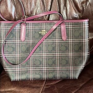 Coach signature tote and matching wallet